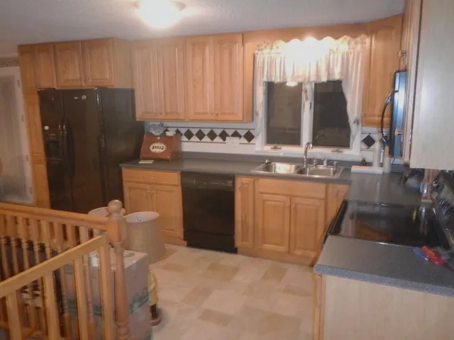 $230,000 | 11 Tibbetts Drive, Lincoln, ME 04457