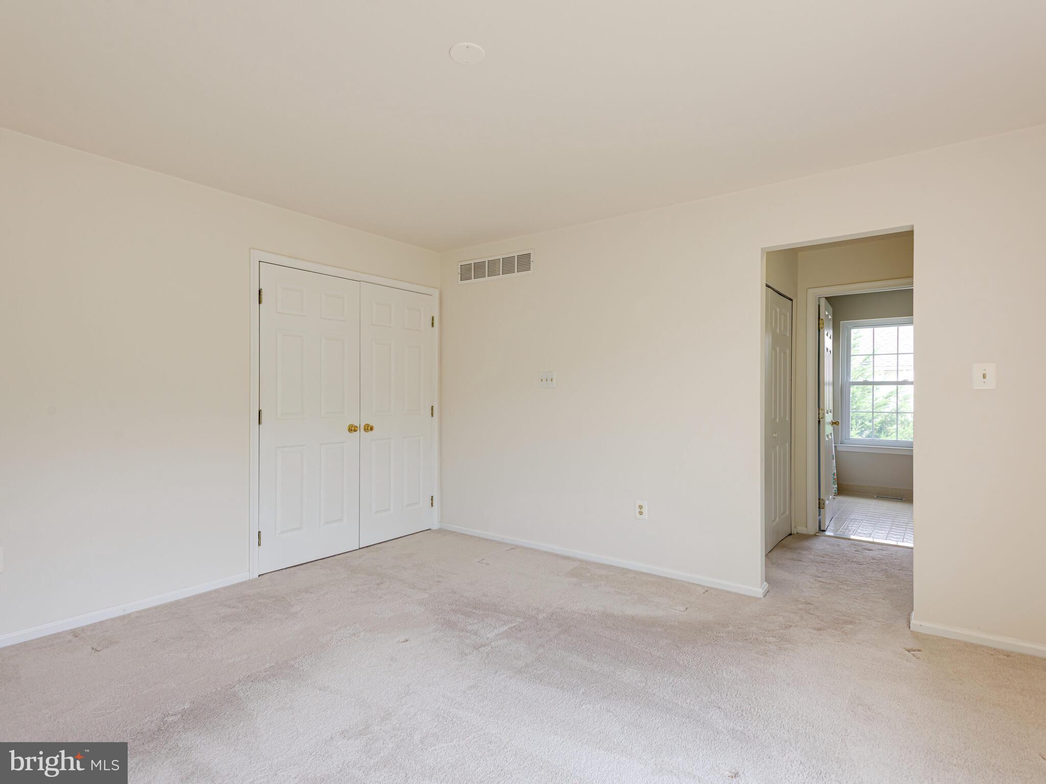 7 Raleigh Court Pottstown, PA 19464 - Photo 24 of 38 Main bedroom with ensuite bathroom