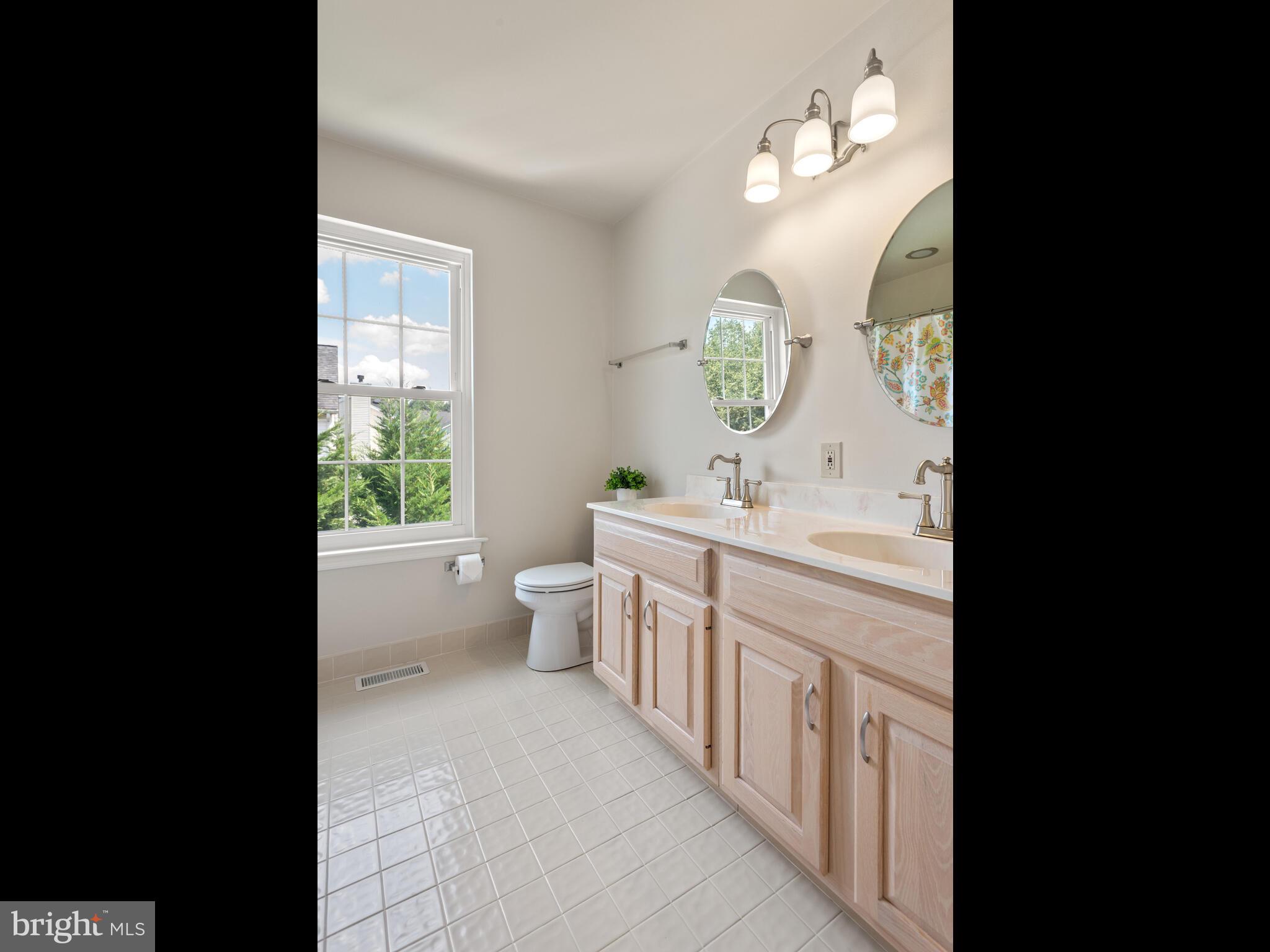 7 Raleigh Court Pottstown, PA 19464 - Photo 25 of 38 Ensuite bathroom
