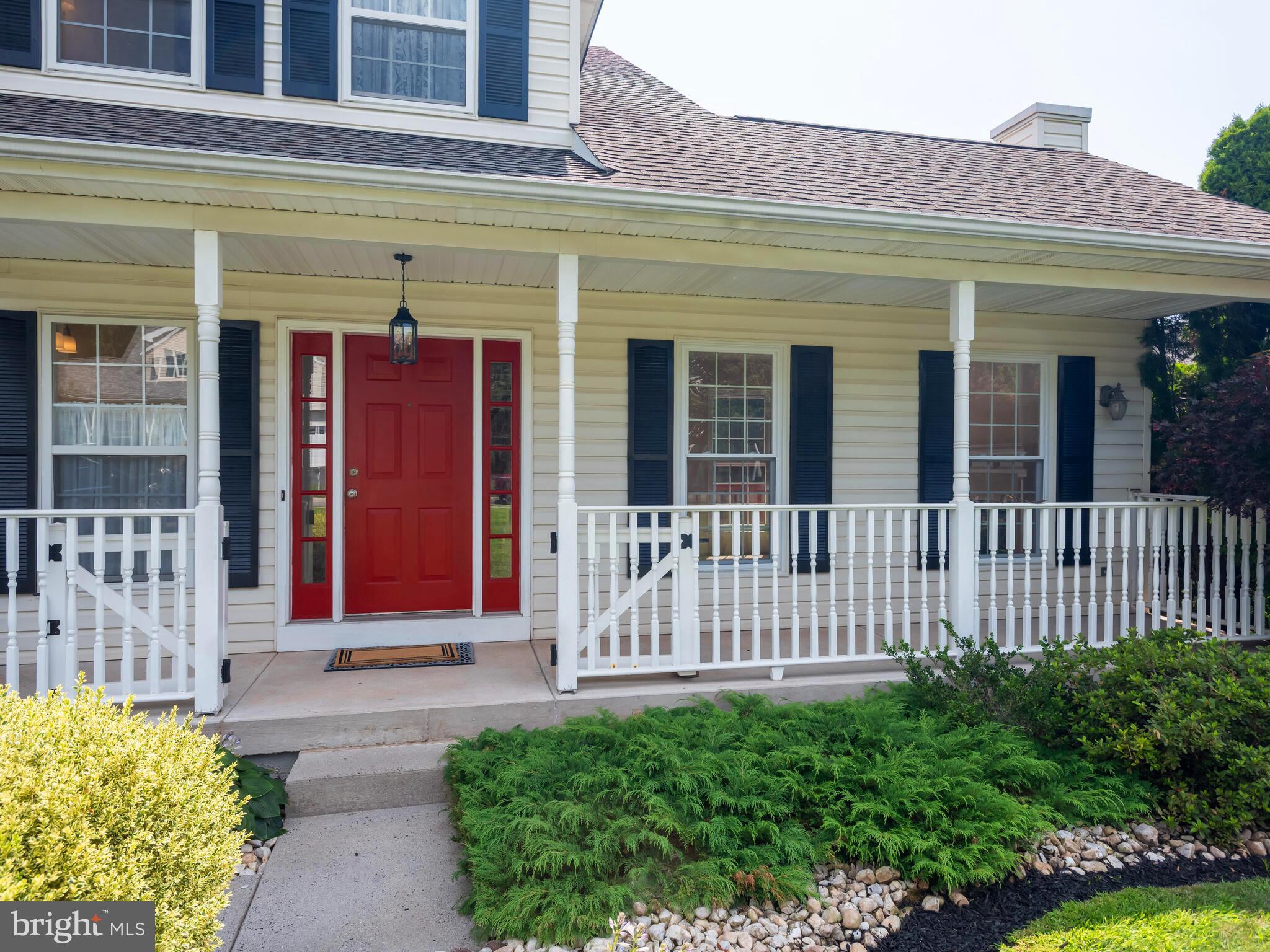 7 Raleigh Court Pottstown, PA 19464 - Photo 4 of 38 Covered front porch with gate