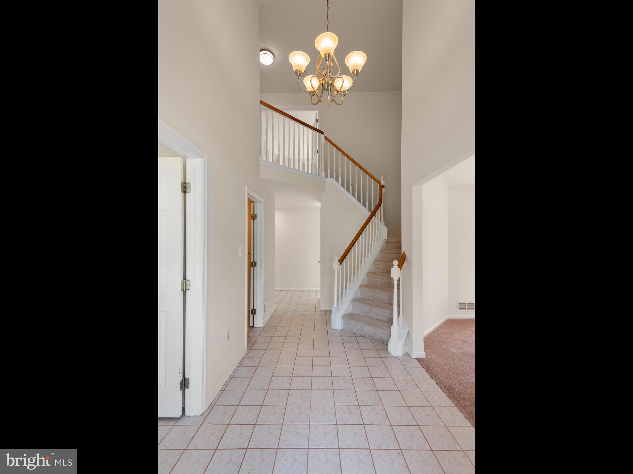 7 Raleigh Court Pottstown, PA 19464 - Photo 5 of 38 Two story foyer