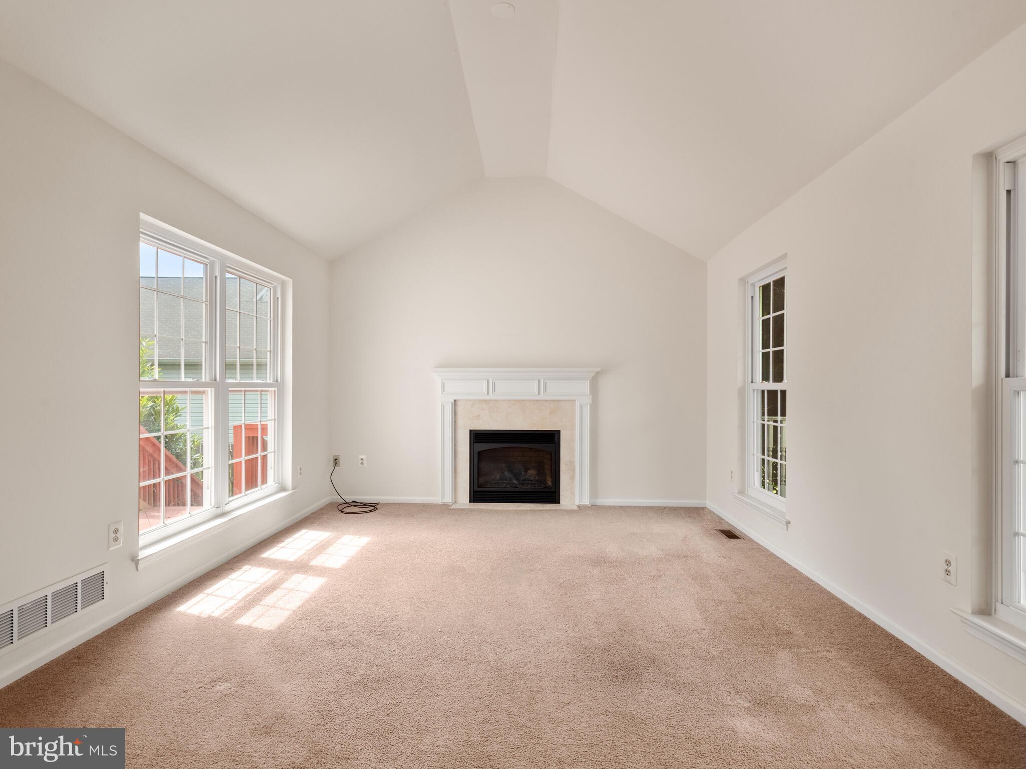 7 Raleigh Court Pottstown, PA 19464 - Photo 7 of 38 Family room with vaulted ceiling