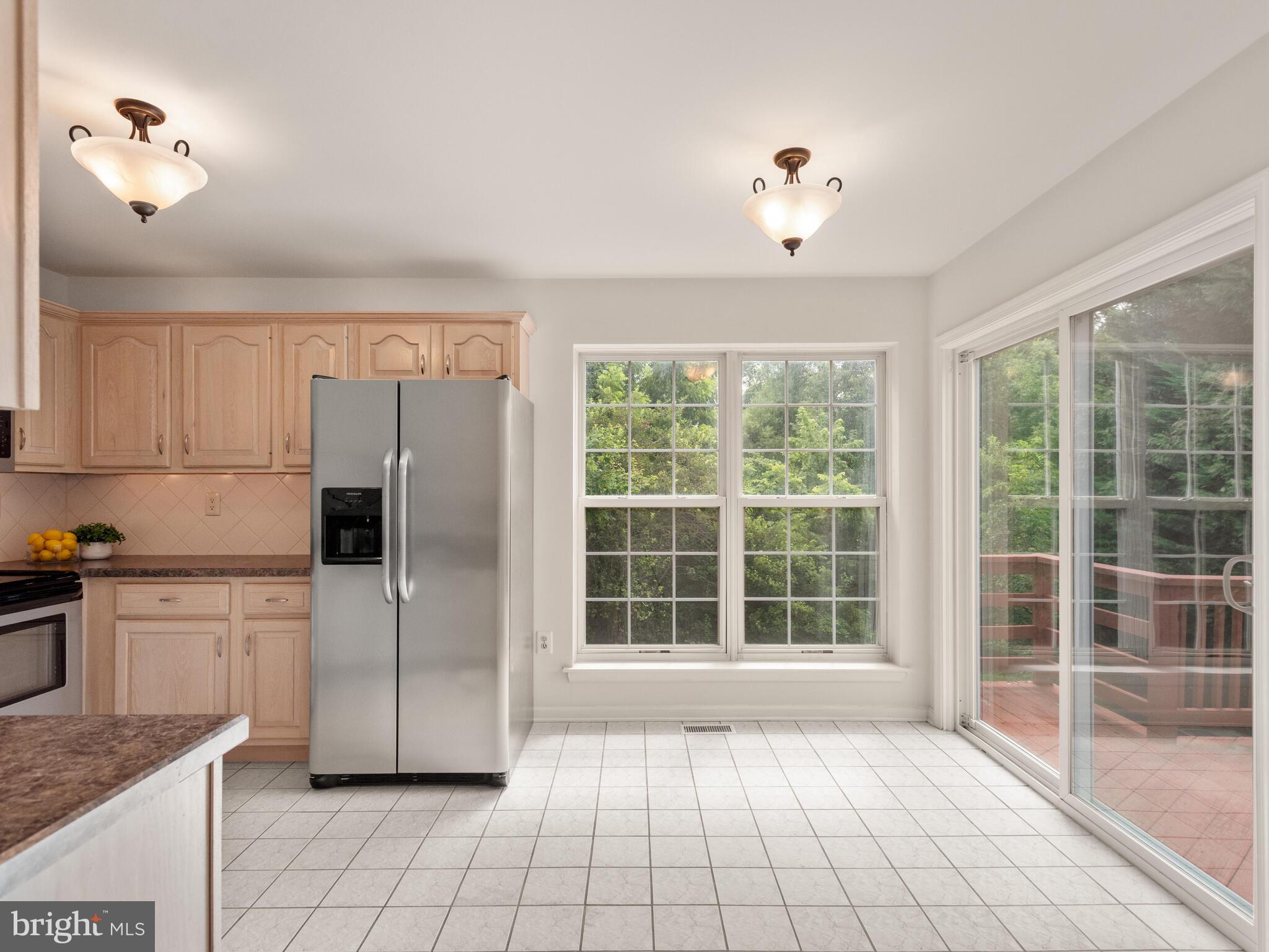 7 Raleigh Court Pottstown, PA 19464 - Photo 10 of 38 Eat-in kitchen