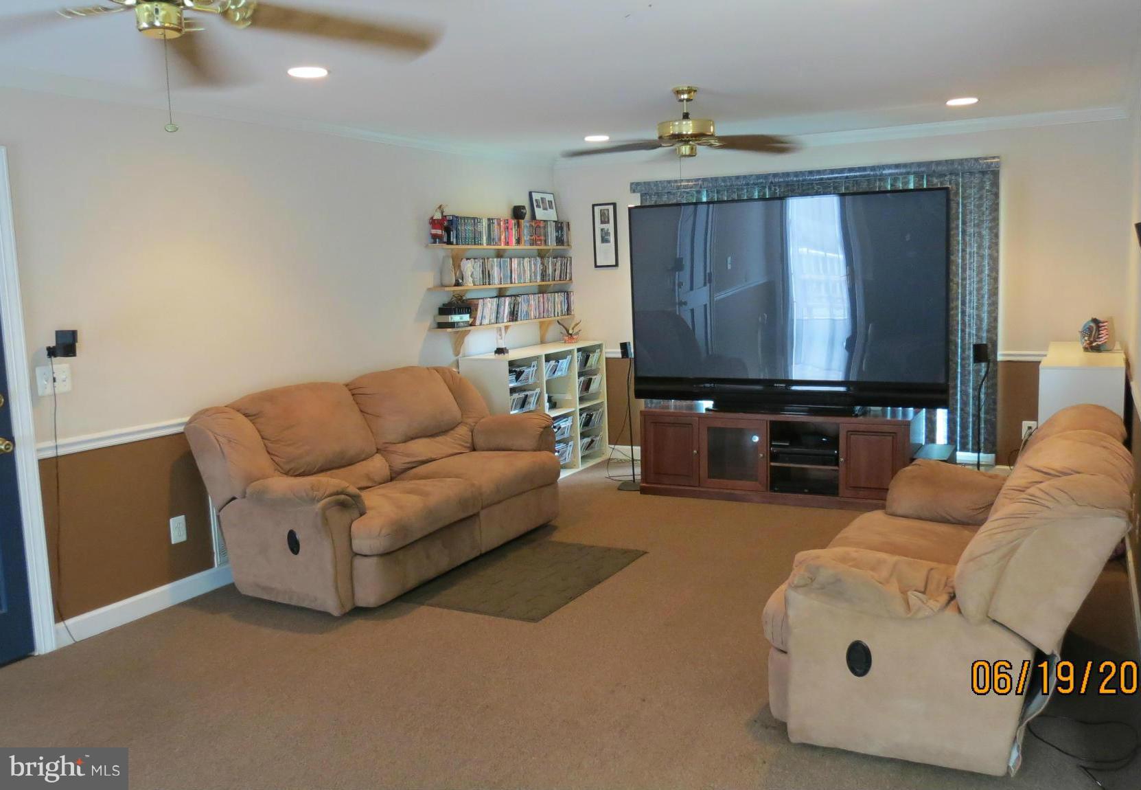 9466 Quail Run Road Denton, MD 21629 - Photo 8 of 24 Living Room