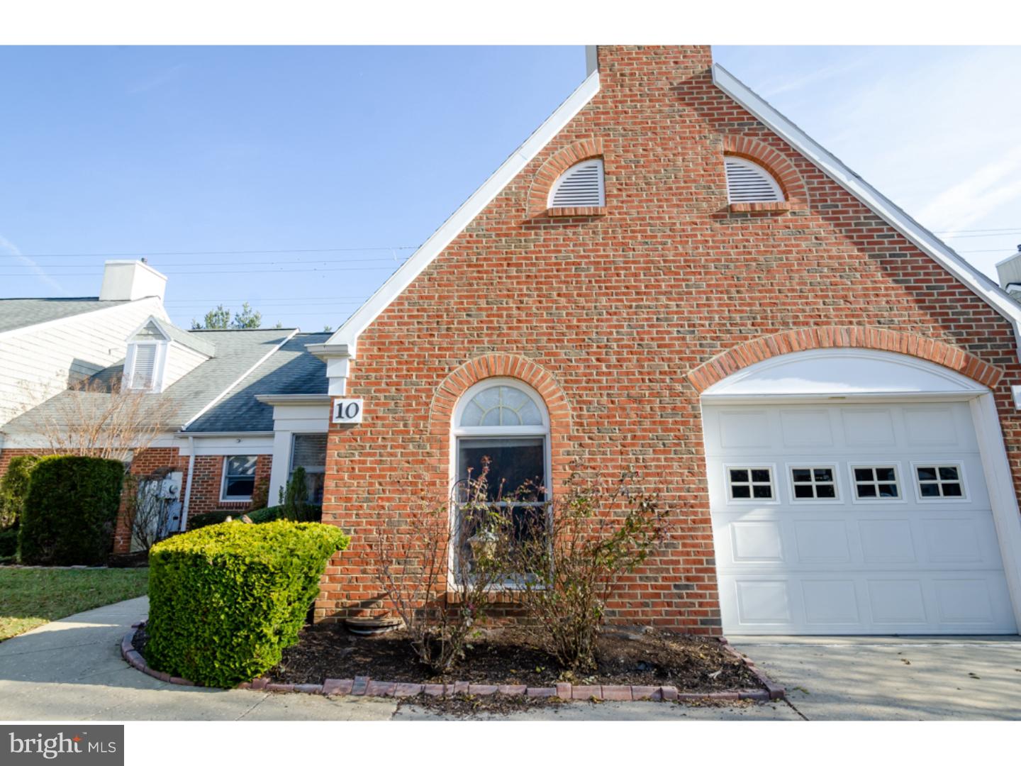 10 East Village Road Newark, DE 19713 - Photo 1 of 16 Exterior Front