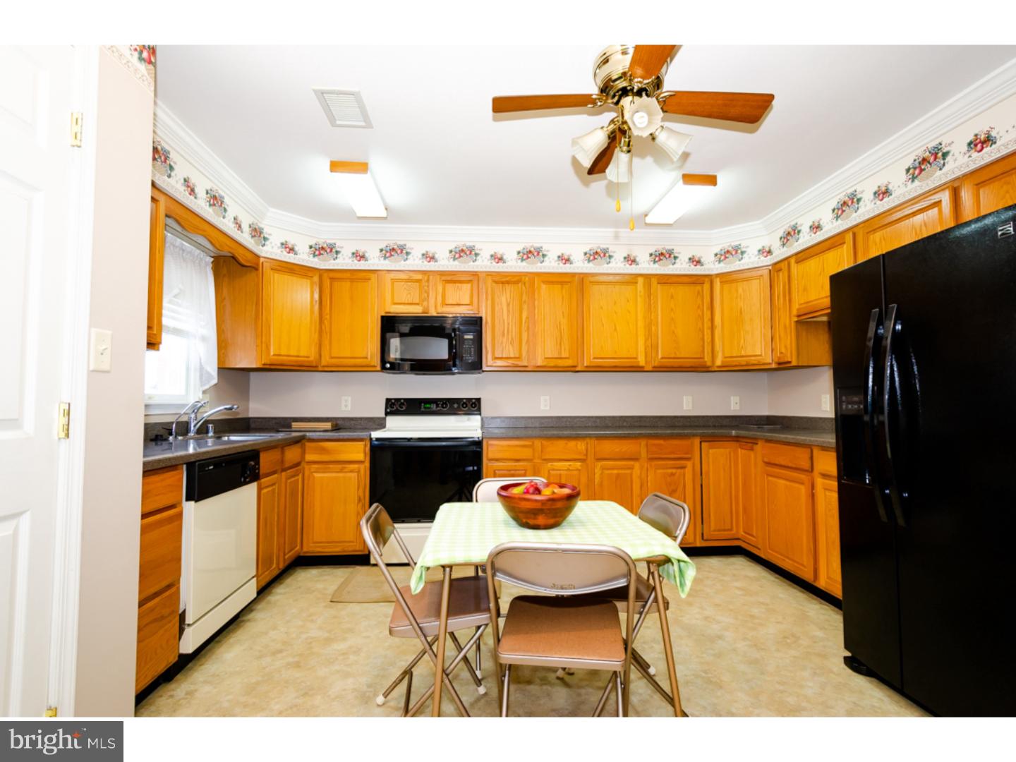 10 East Village Road Newark, DE 19713 - Photo 6 of 16 Kitchen