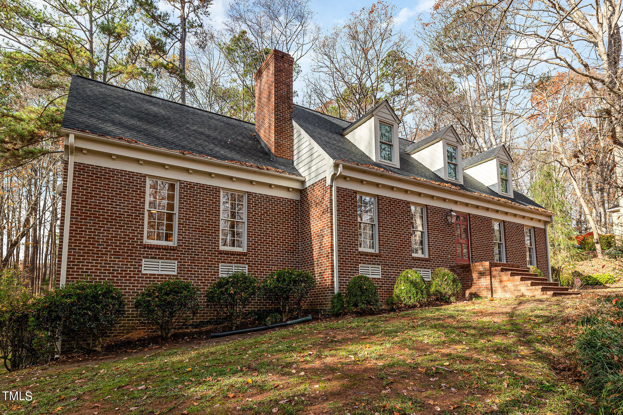 7825 Netherlands Drive Raleigh, NC 27606 - Photo 3 of 33 004_img_9525-edit