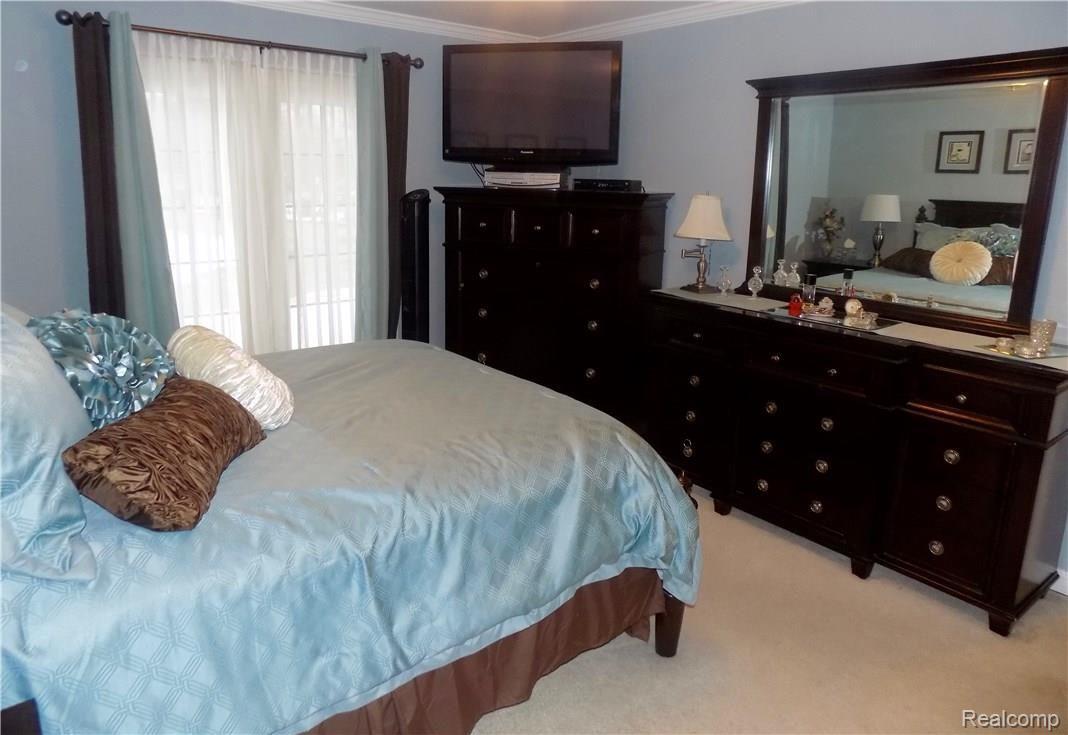 1905 Medler Road Commerce Township, MI 48382 - Photo 13 of 34 LARGER FURNITURE? NOT AN ISSUE!