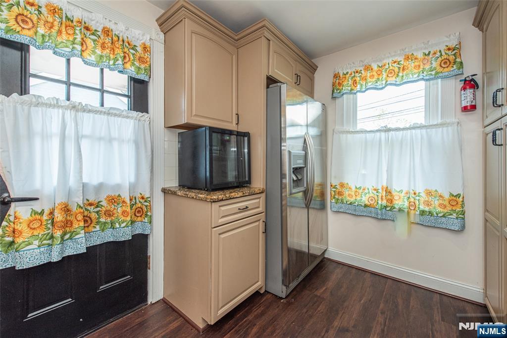 42 West Spring Valley Avenue Maywood, NJ 07607 - Photo 9 of 24
