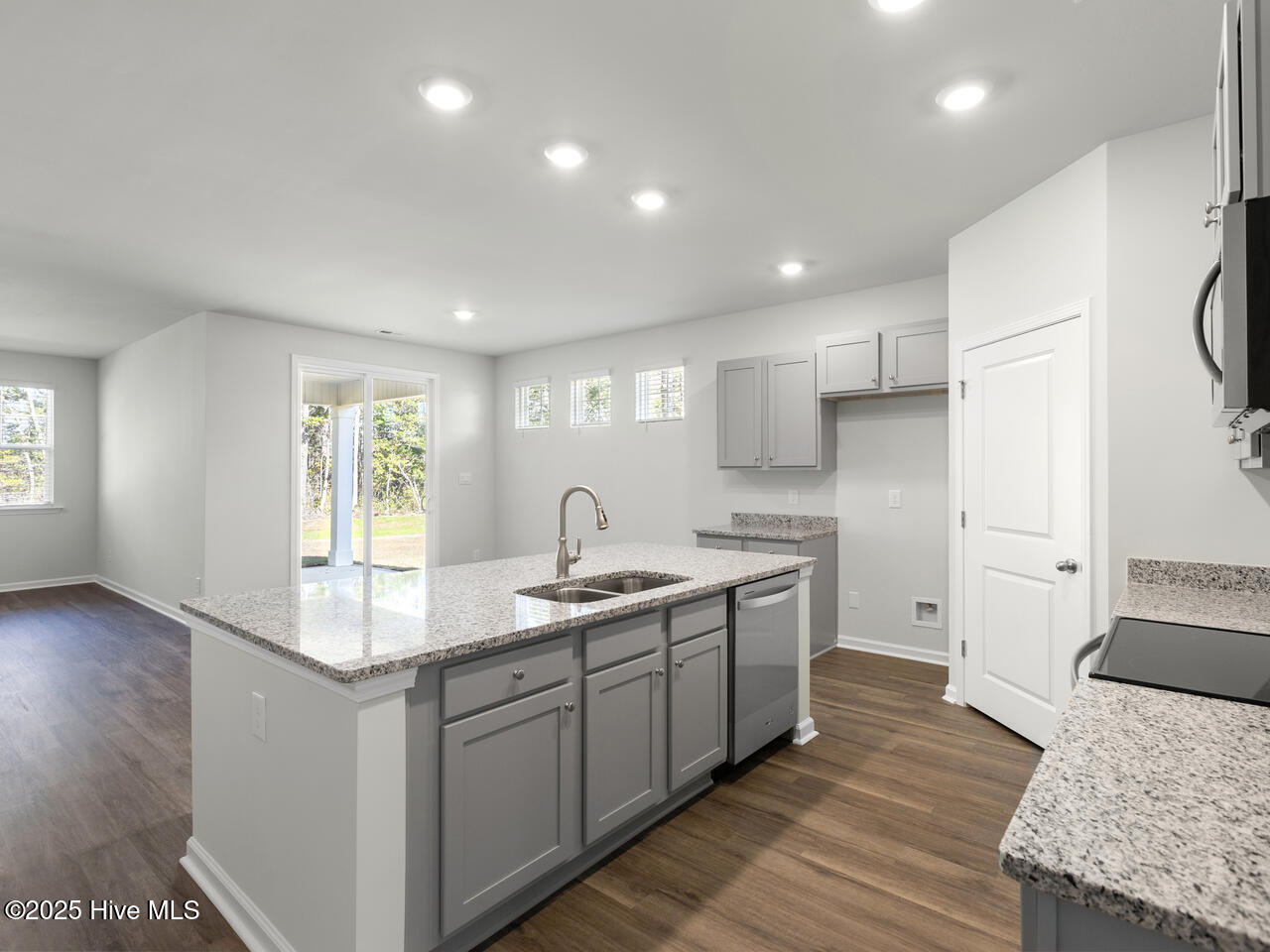 424 Matthews Farm Road, Unit LOT 180 Hubert, NC 28539 - Photo 6 of 37 Gallery Image 6