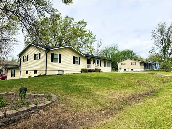 $275,000 | 130 Northeast 1271st Road, Knob Noster, MO 65336