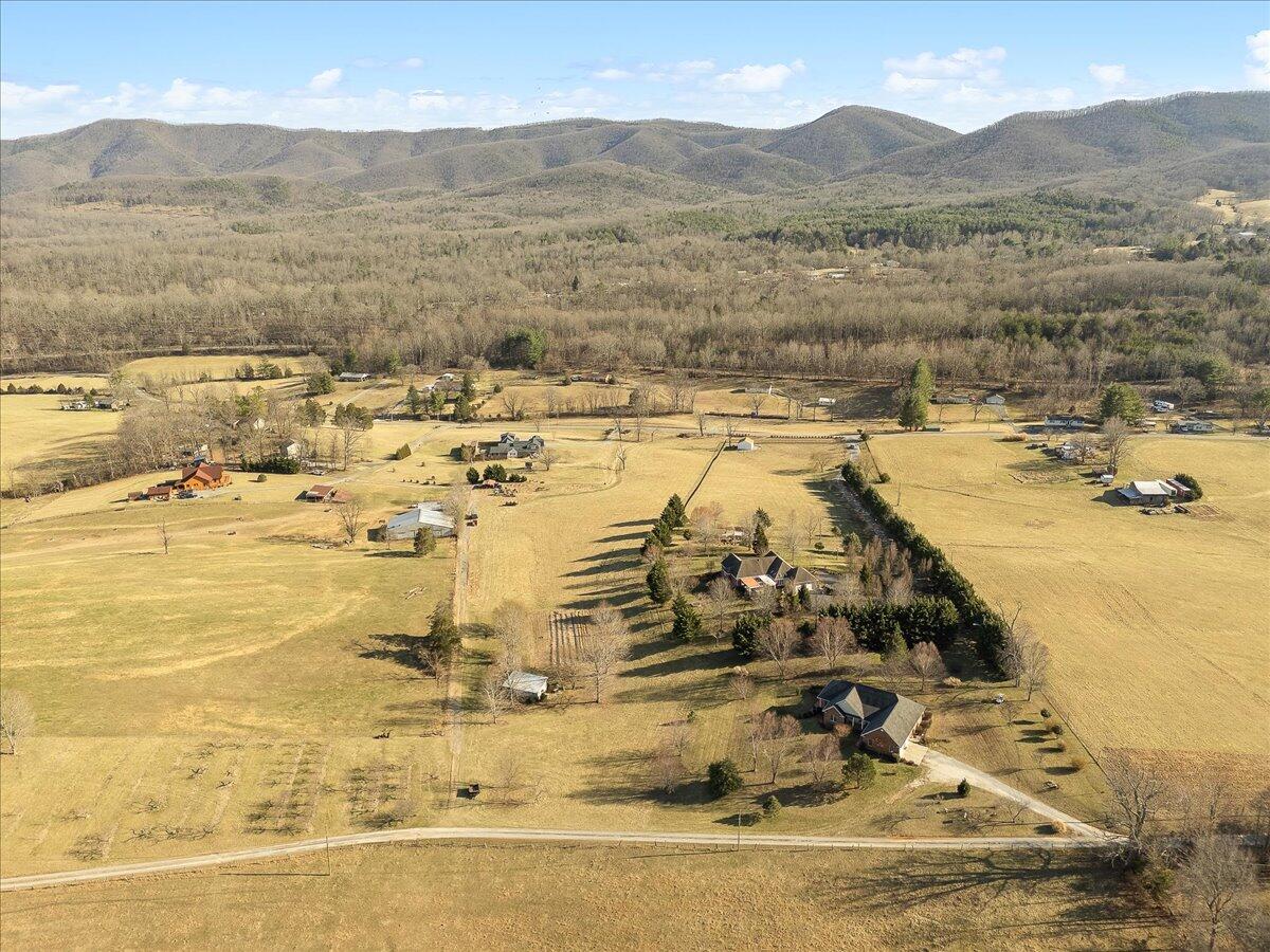 360 Maple Ridge Lane Fincastle, VA 24090 - Photo 58 of 77 58-360 Maple Ridge Ln_58