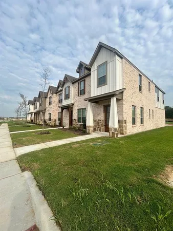 $2,095 | 4001 Avion Drive, Sanger, TX 76266