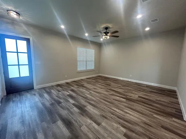 $2,095 | 4001 Avion Drive, Sanger, TX 76266