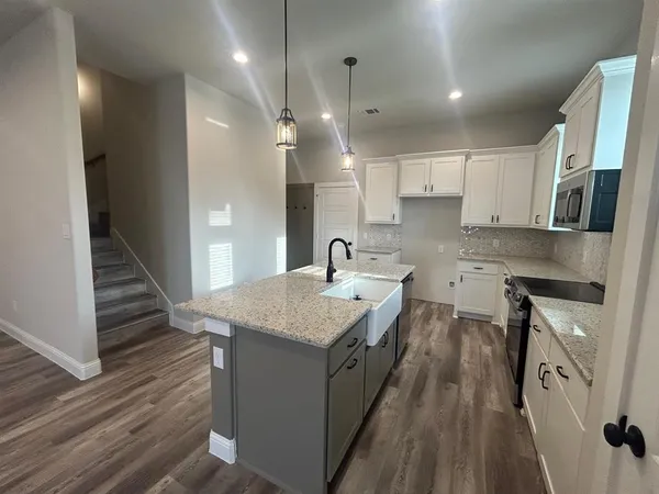 $2,095 | 4001 Avion Drive, Sanger, TX 76266