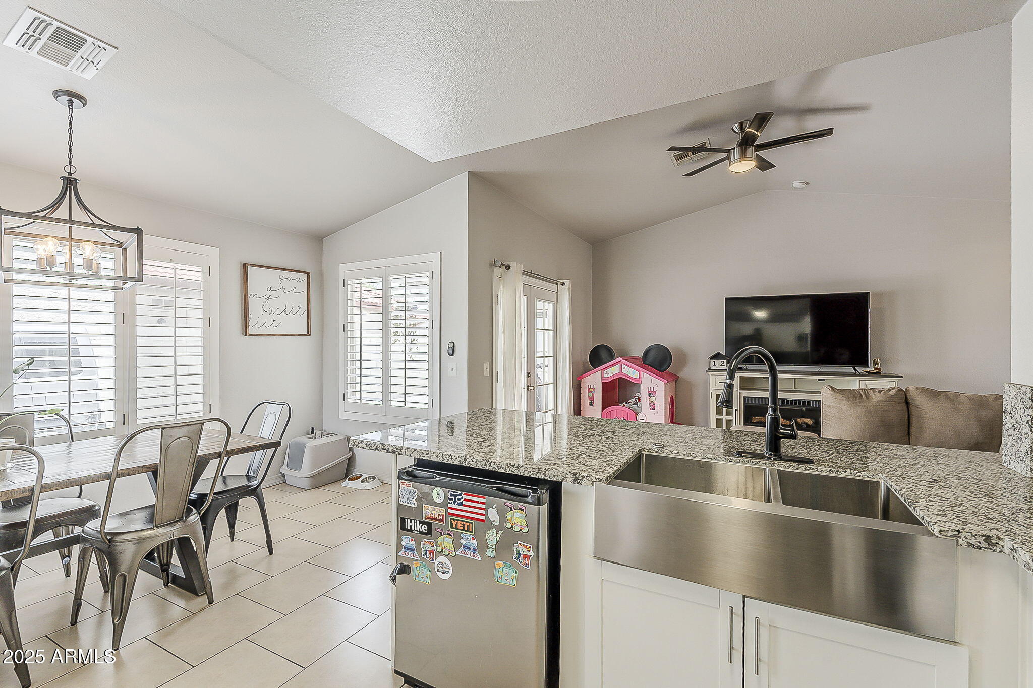 8404 West Coronado Road Phoenix, AZ 85037 - Photo 13 of 22 19-web-or-mls-Coronado-19