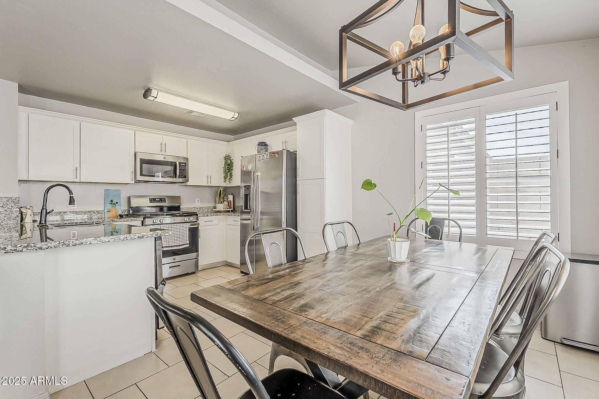 8404 West Coronado Road Phoenix, AZ 85037 - Photo 9 of 22 13-web-or-mls-Coronado-13