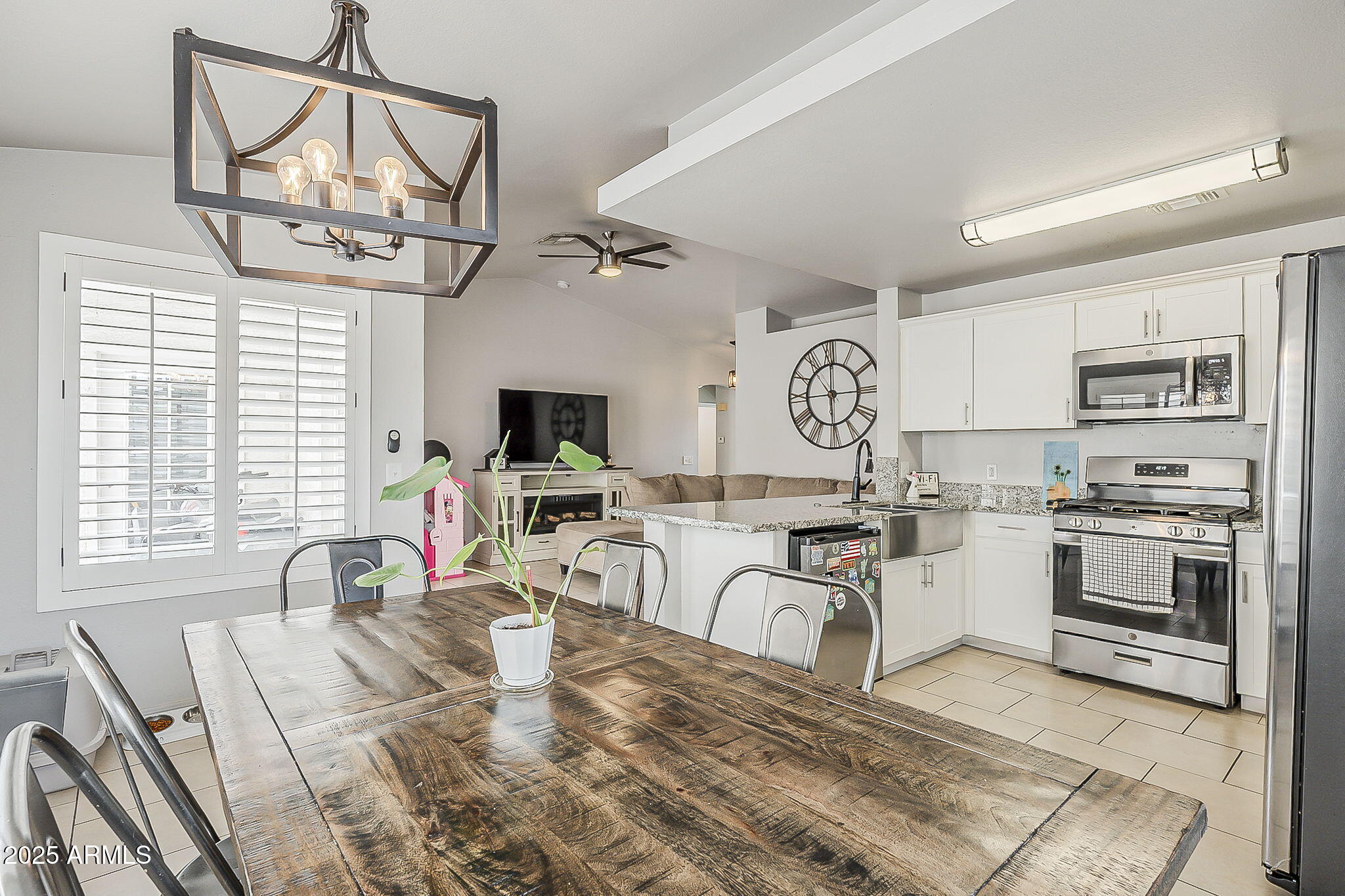 8404 West Coronado Road Phoenix, AZ 85037 - Photo 10 of 22 14-web-or-mls-Coronado-14