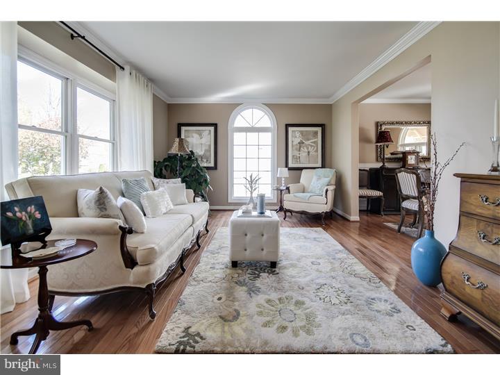 107 Coopers Kill Road Delran, NJ 08075 - Photo 2 of 25 Living Room