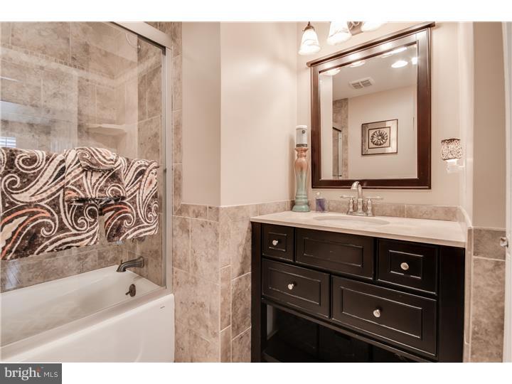107 Coopers Kill Road Delran, NJ 08075 - Photo 19 of 25 Bathroom