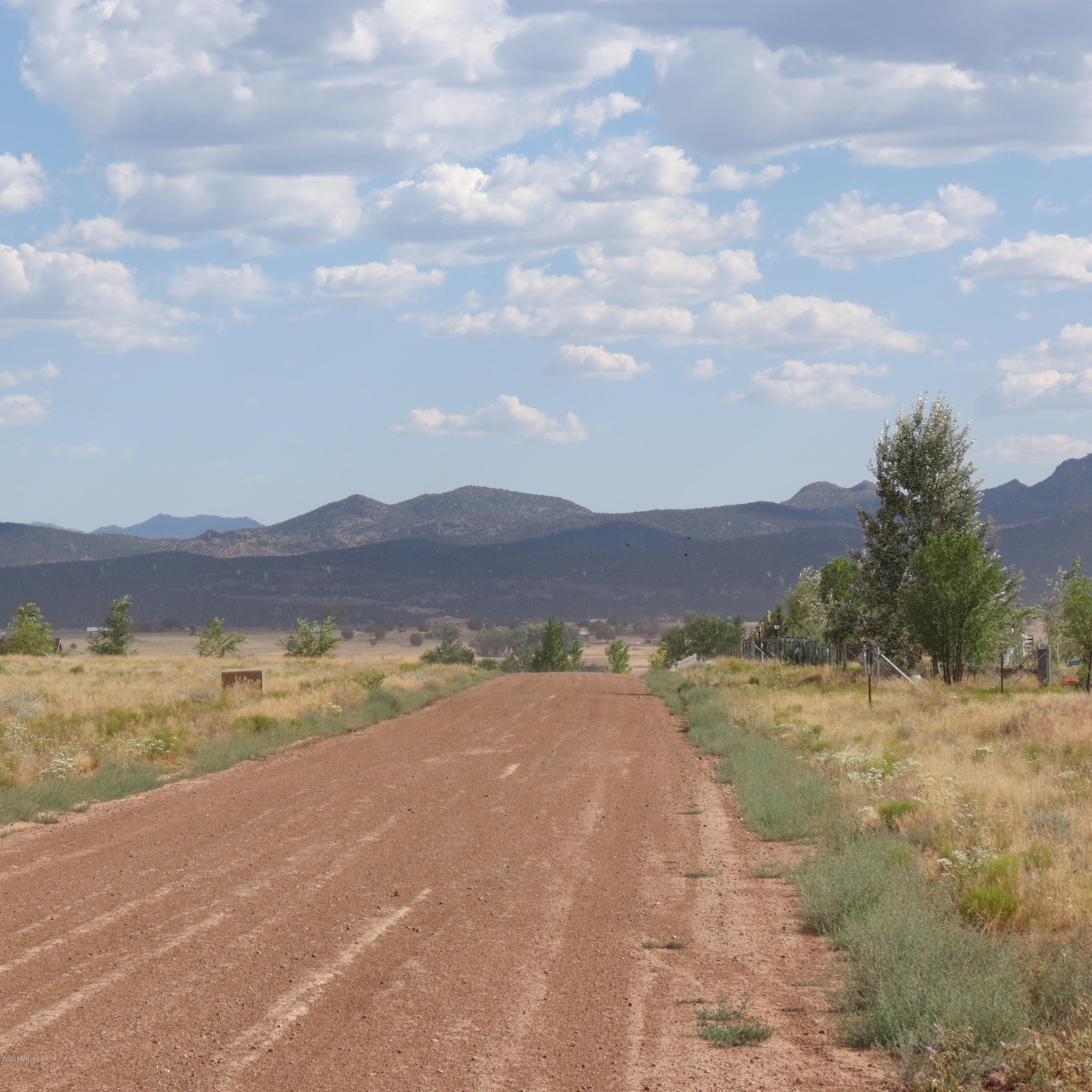 26600 North Bull Snake Road Paulden, AZ 86334 - Photo 4 of 5 IMG_5686