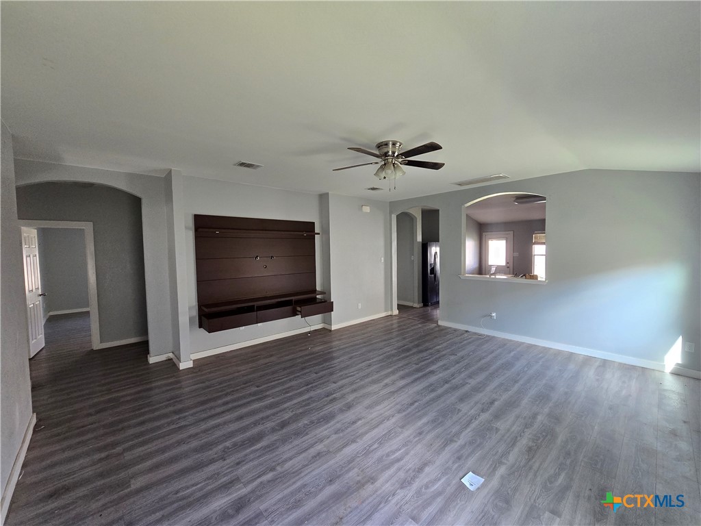 908 Starlight Drive Temple, TX 76502 - Photo 2 of 25 Living Room