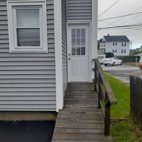 $1,700 | 10 Ryan Avenue, Unit 1, Bristol, RI 02809