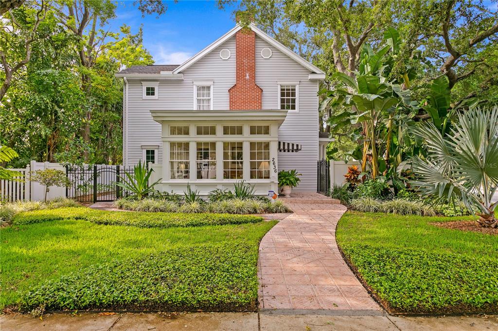 2636 West Prospect Road Tampa, FL 33629 - Photo 1 of 1 Beautifully Landscaped Front Yard