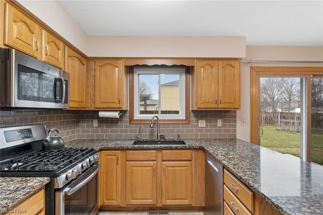 17634 Howe Road Strongsville, OH 44136 - Photo 9 of 29