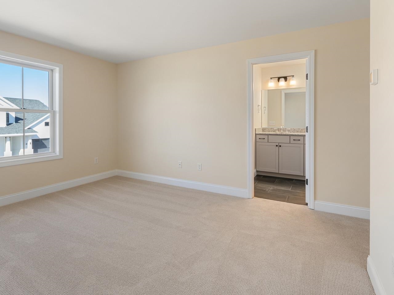 445 Old Farm Road South Burlington, VT 05403 - Photo 17 of 40