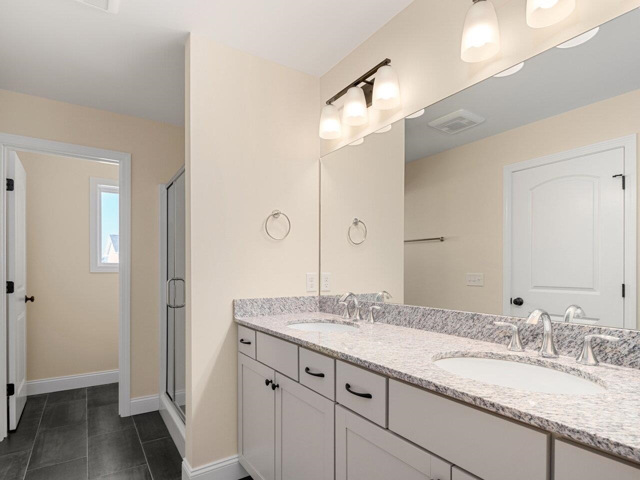 445 Old Farm Road South Burlington, VT 05403 - Photo 18 of 40