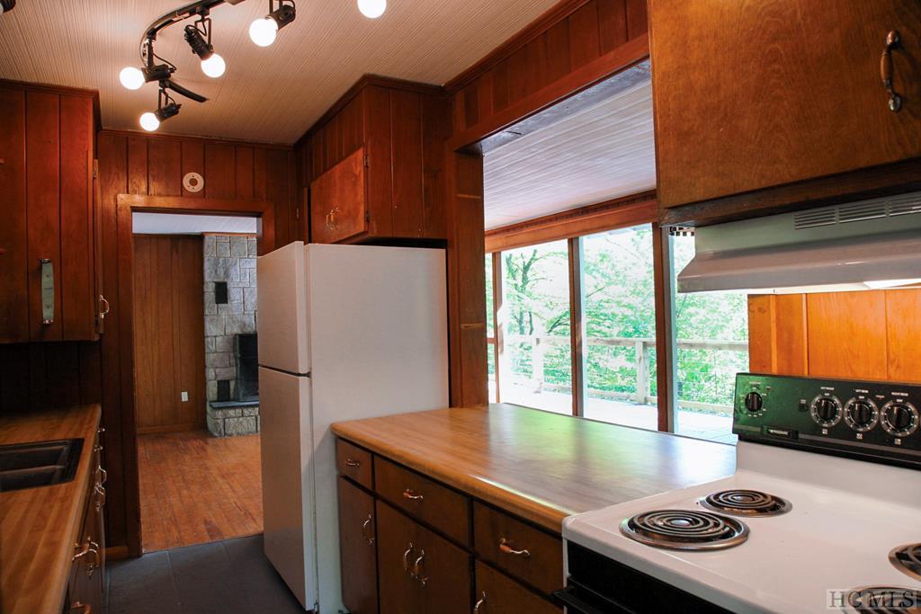 529 Hickory Hill Road Highlands, NC 28741 - Photo 15 of 53 Gallery Image 15