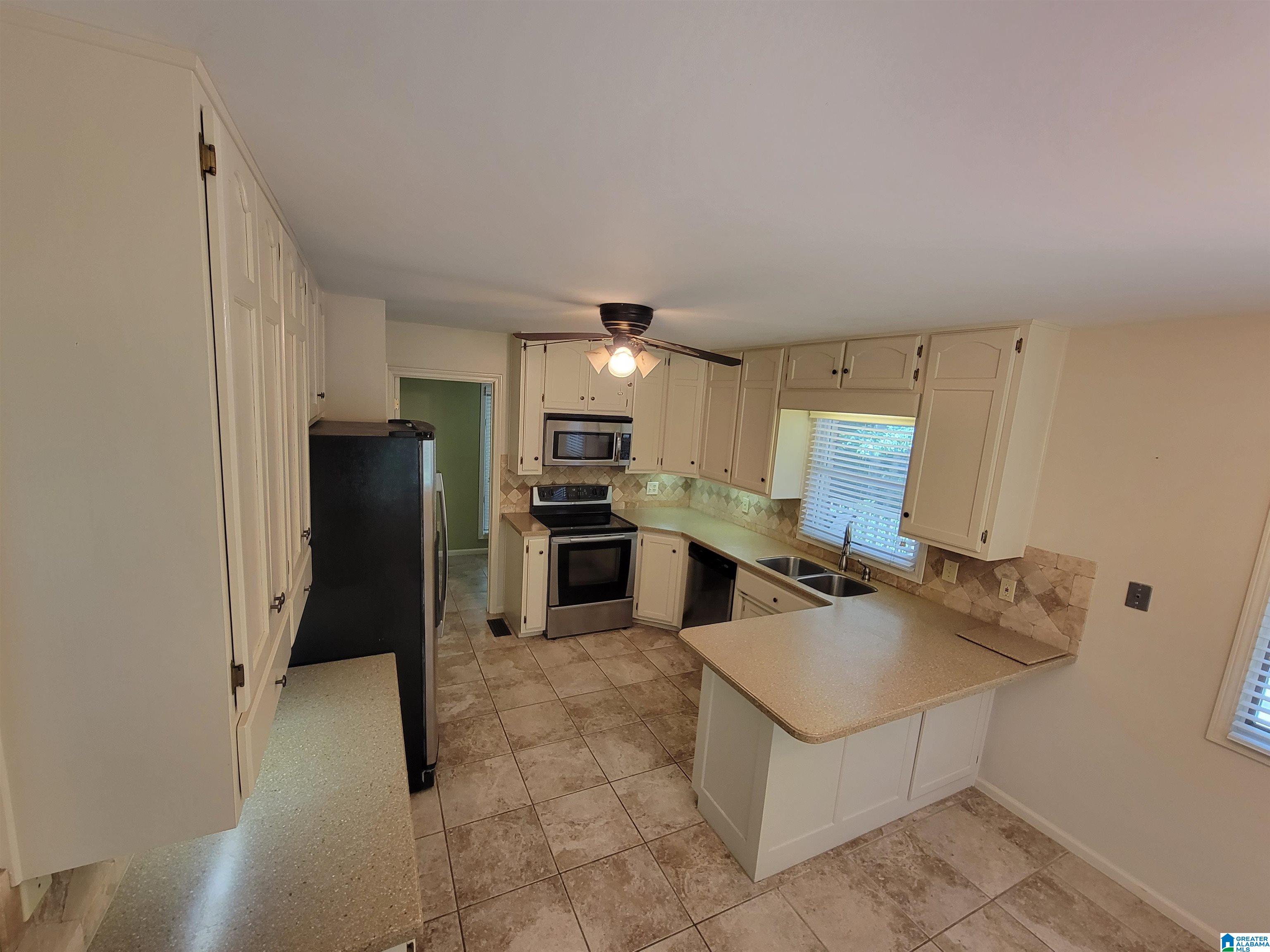 8519 Woodview Road Pinson, AL 35126 - Photo 7 of 47