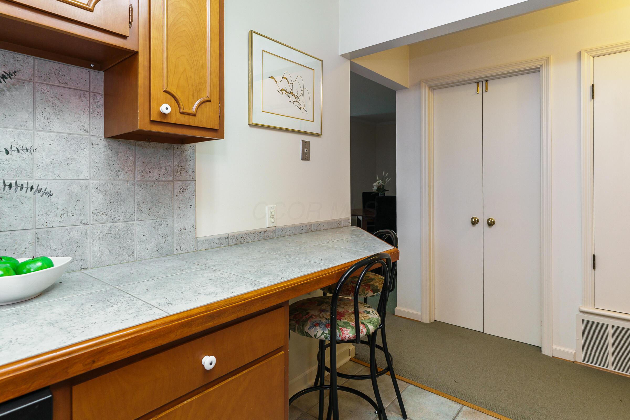1631 Roxbury Road, Unit F3 Columbus, OH 43212 - Photo 17 of 45 Kitchen