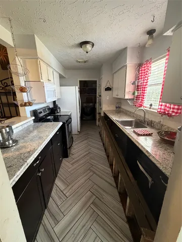 $179,900 | 1114 Oxford Drive, Pearland, TX 77584