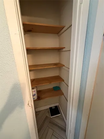 $179,900 | 1114 Oxford Drive, Pearland, TX 77584