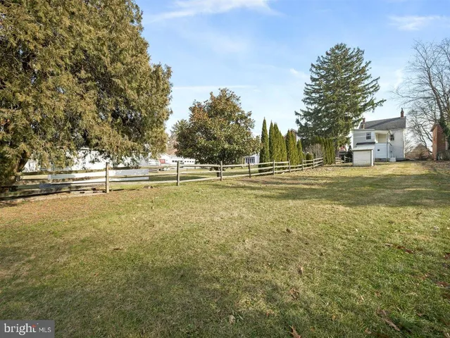 a view of outdoor space with city view