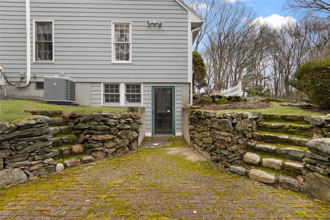 38 Hartford Pike Foster, RI 02857 - Photo 6 of 49