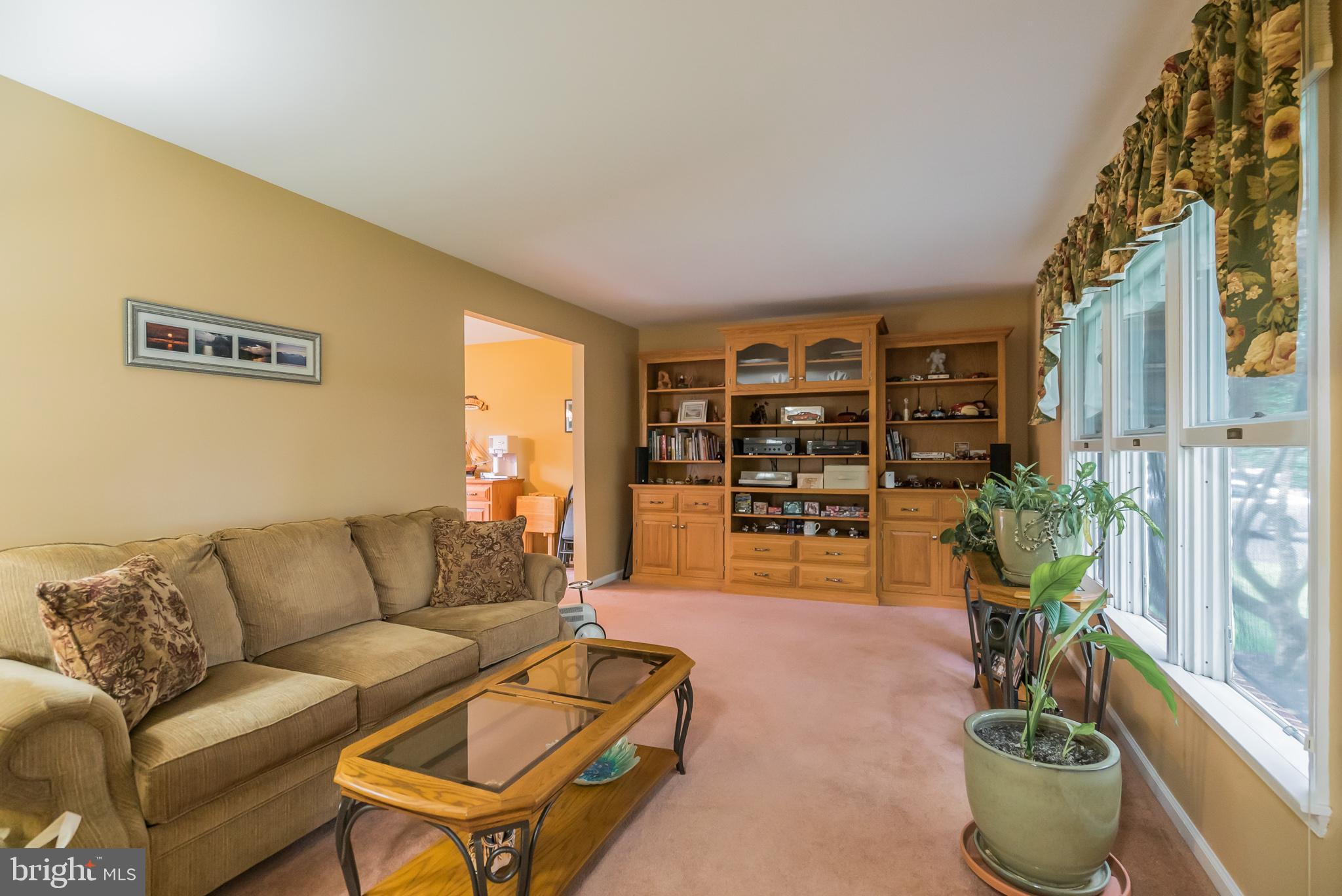 1324 Deer Run Road Hatfield, PA 19440 - Photo 3 of 27 Living Room