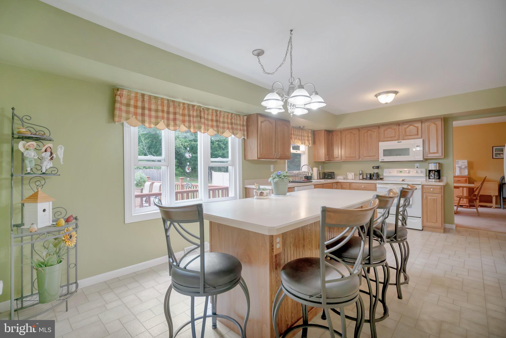1324 Deer Run Road Hatfield, PA 19440 - Photo 9 of 27 Kitchen