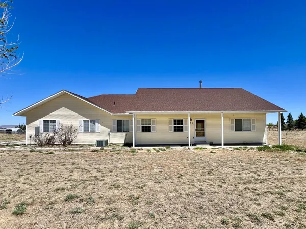 $395,000 | 939 Palace Parkway, Spring Creek, NV 89815