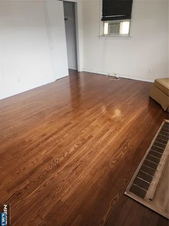 $2,200 | 808 Inwood Terrace, Unit 2, Fort Lee, NJ 07024