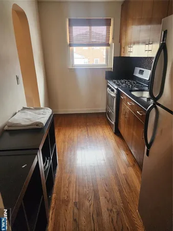 $2,200 | 808 Inwood Terrace, Unit 2, Fort Lee, NJ 07024