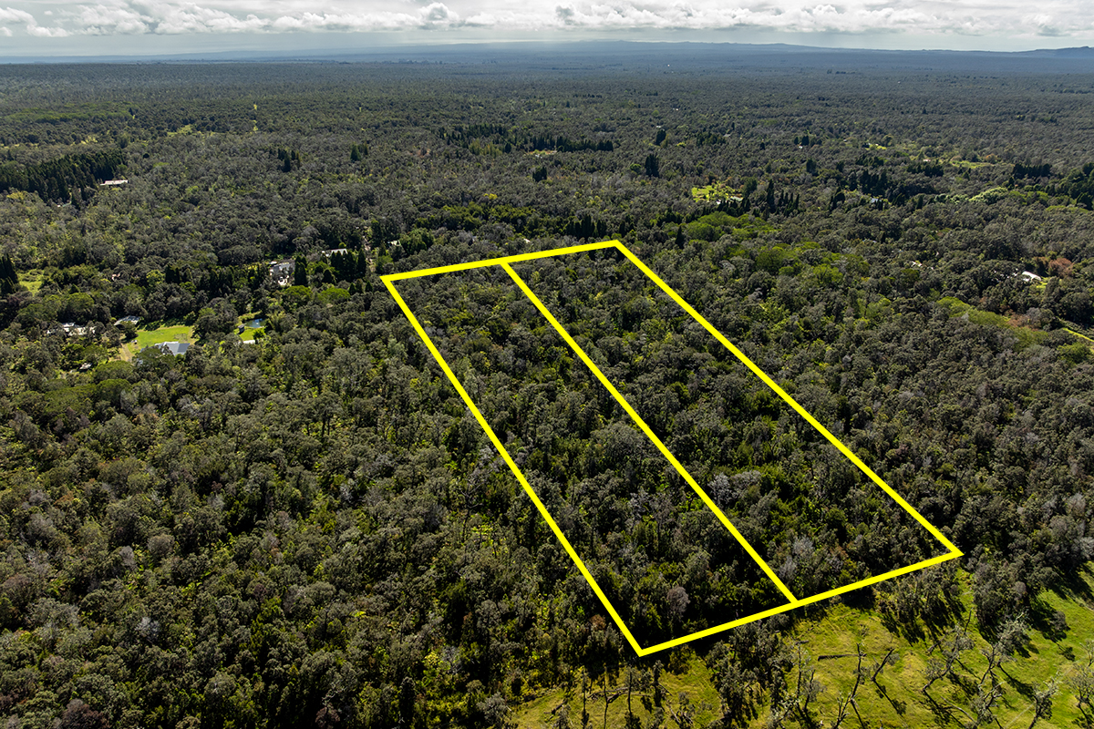 8 Haunani Road Volcano, HI 96785 - Photo 8 of 10 a view of a balcony with ocean view