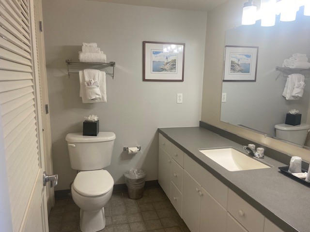65 Ridge Road, Unit P37 Newport, RI 02840 - Photo 11 of 22 guest bath