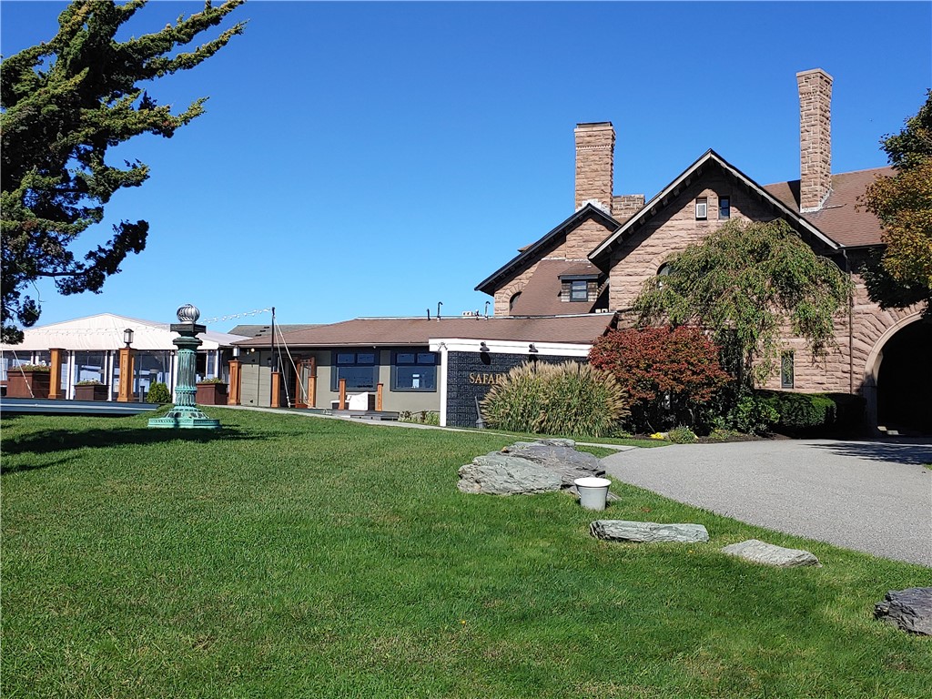 65 Ridge Road, Unit P37 Newport, RI 02840 - Photo 4 of 22 ON SITE RESTAURANT