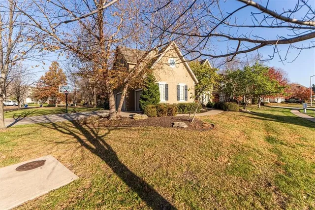 $860,000 | 5628 West 144th Street, Overland Park, KS 66223
