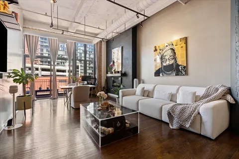 $575,000 | 333 West Hubbard Street, Unit 605, Chicago, IL 60654