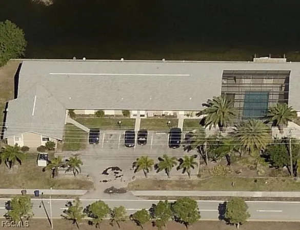 $1,250 | 913 Gleason Parkway, Unit 2, Cape Coral, FL 33914