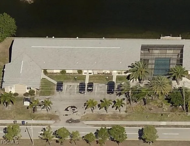 $1,350 | 913 Gleason Parkway, Unit 2, Cape Coral, FL 33914